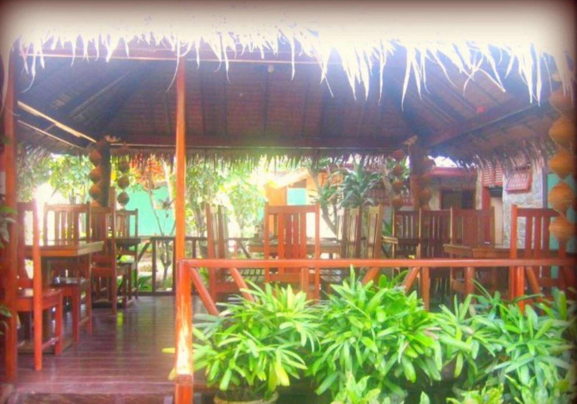 Pems Pension And Restaurant Taytay  Εξωτερικό φωτογραφία